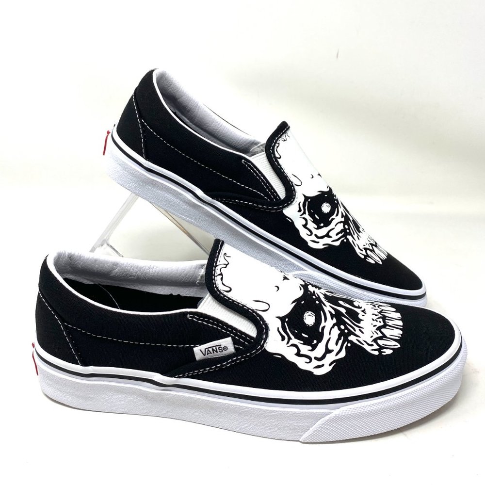 🎁 Santa Class Deal 🎁 VANS Classic Slip-On Tm Glow Skulls Black Womens Size 6.5 - Picture 7 of 12